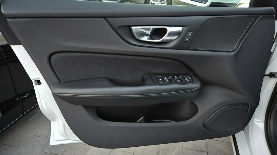 VOLVO V60 -
