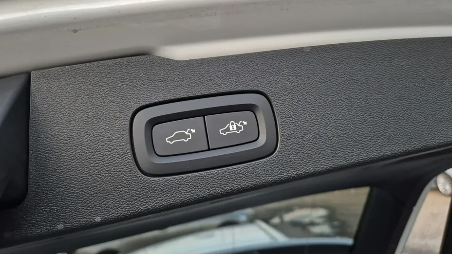 VOLVO V60 -