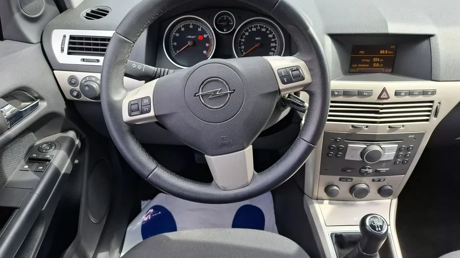 OPEL Astra -