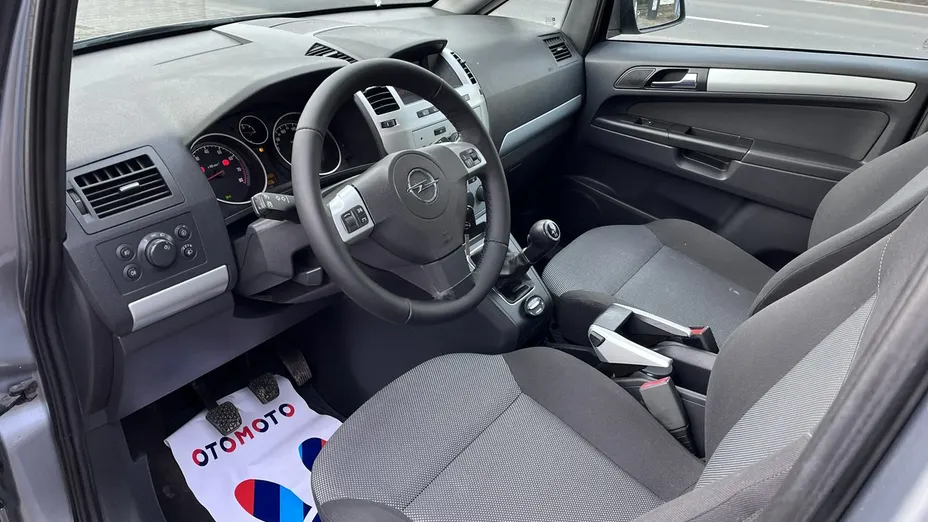 OPEL Zafira -