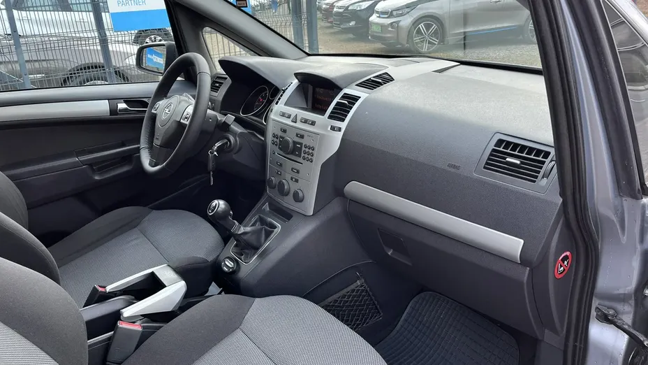 OPEL Zafira -