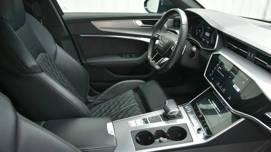 AUDI A6 -