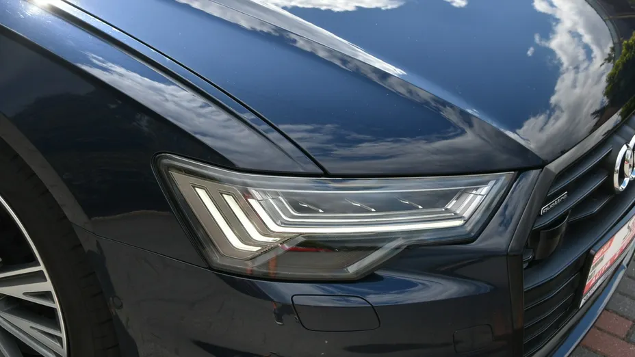 AUDI A6 -