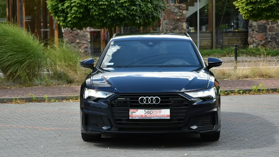 AUDI A6 -