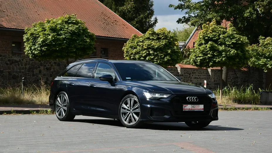 AUDI A6 -