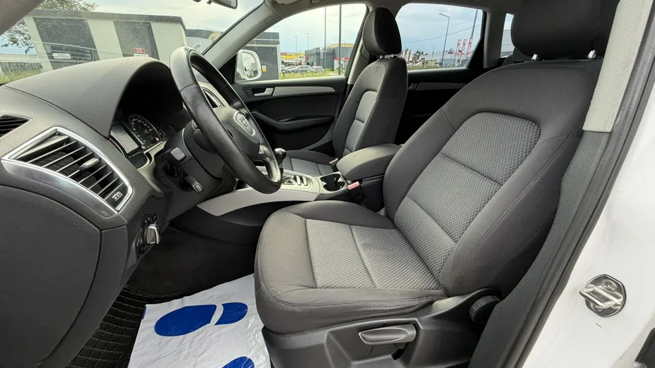 AUDI Q5 -