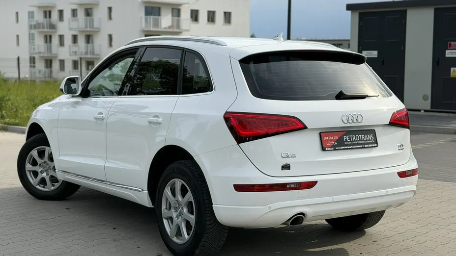AUDI Q5 -