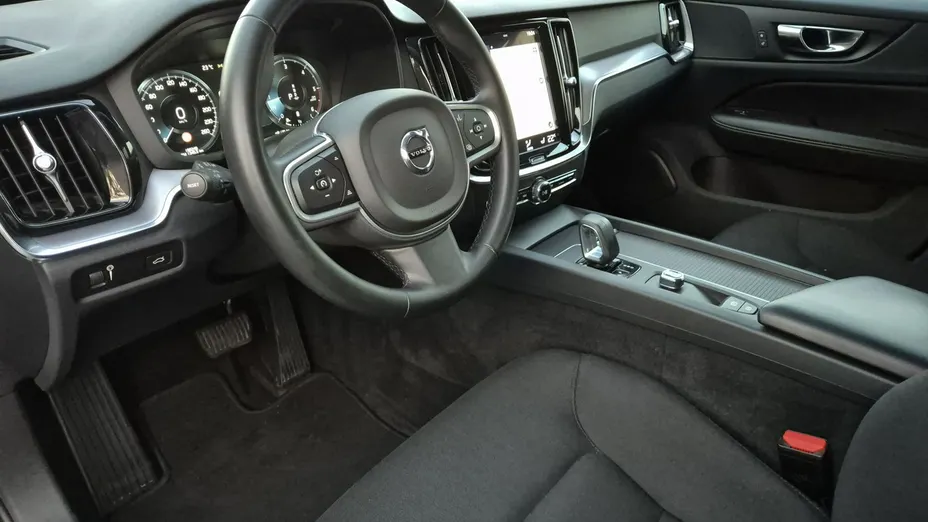 VOLVO V60 -