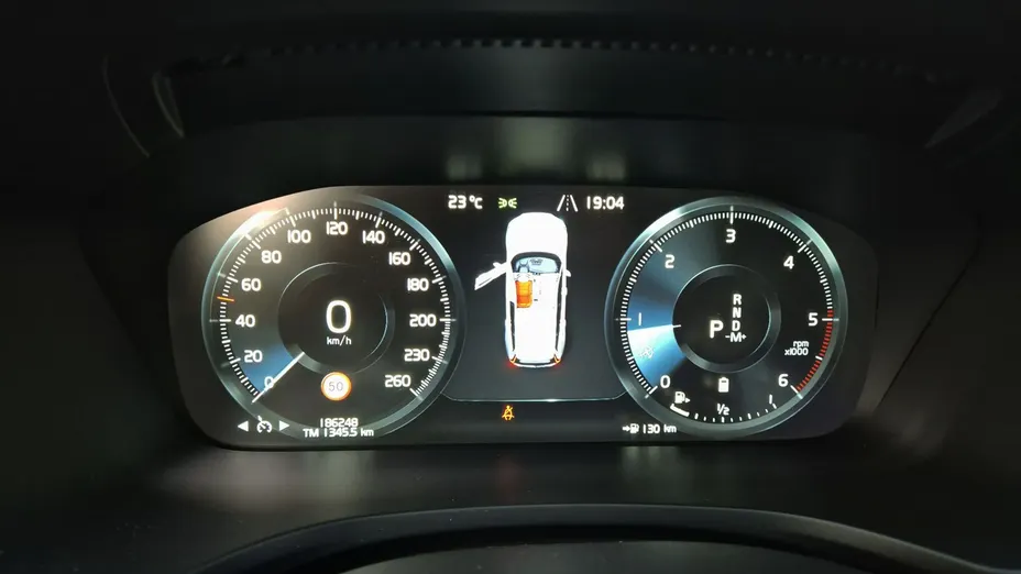 VOLVO V60 -