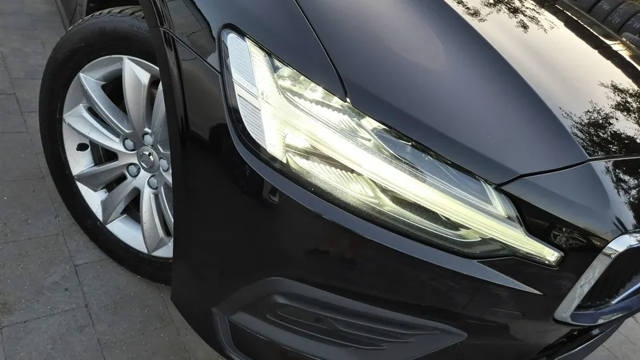 VOLVO V60 -