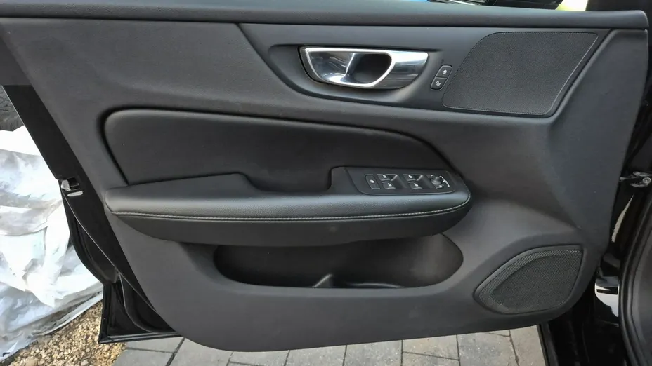 VOLVO V60 -