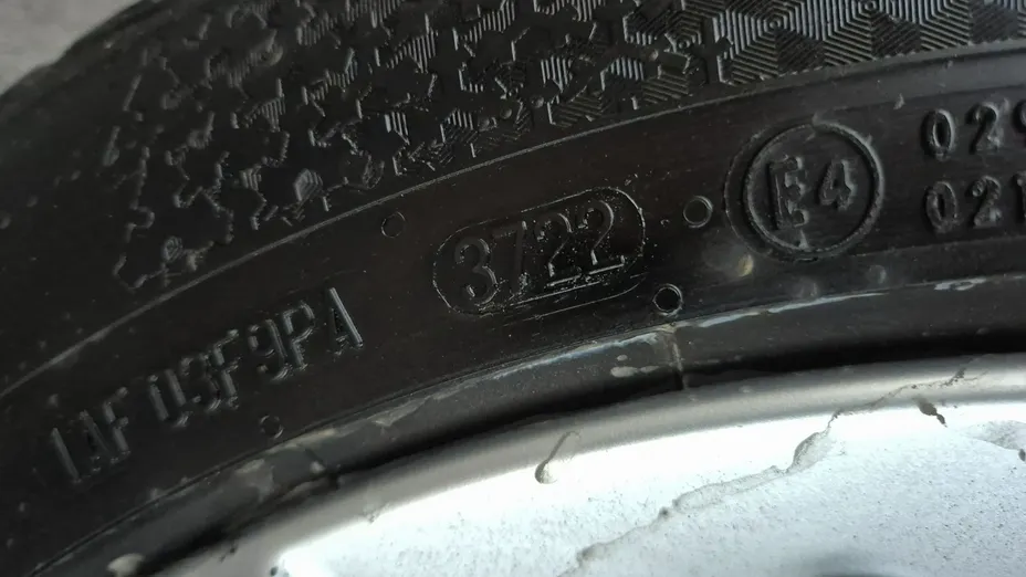 VOLVO V60 -