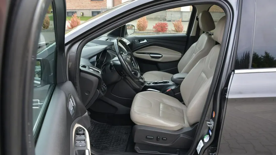 FORD Kuga -