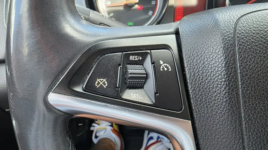 OPEL Insignia -