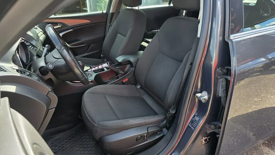 OPEL Insignia -
