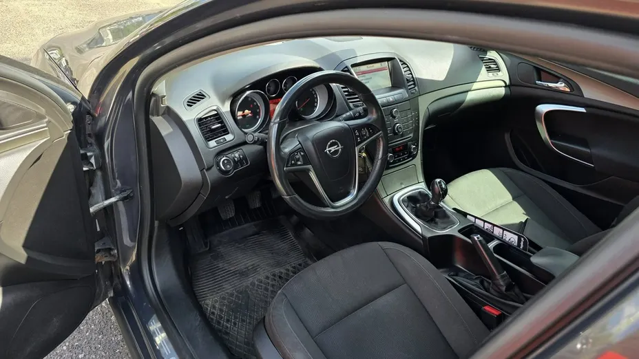 OPEL Insignia -