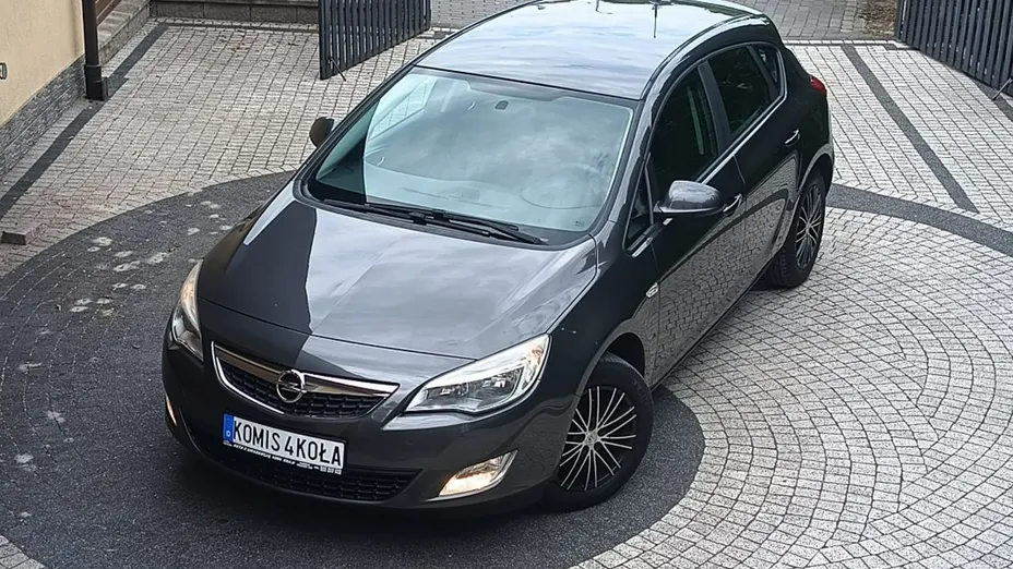 OPEL Astra -