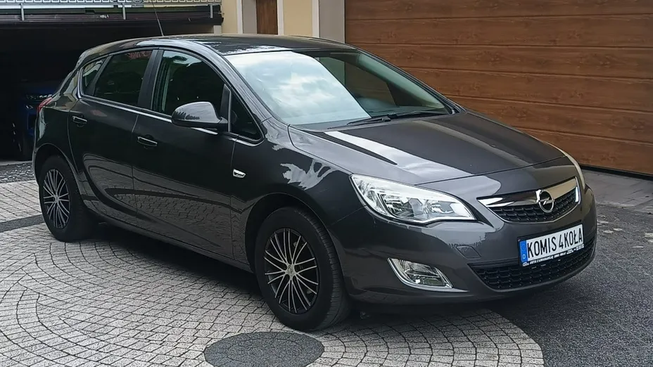 OPEL Astra -