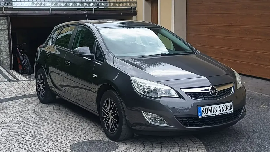 OPEL Astra -