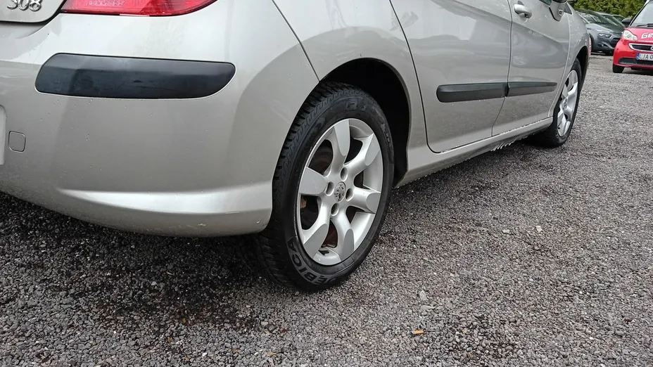 PEUGEOT 308 -