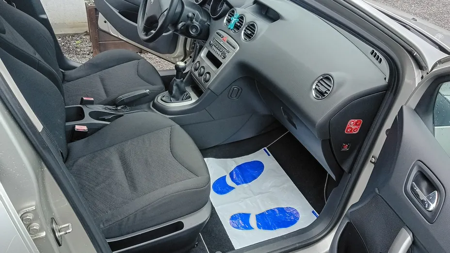 PEUGEOT 308 -