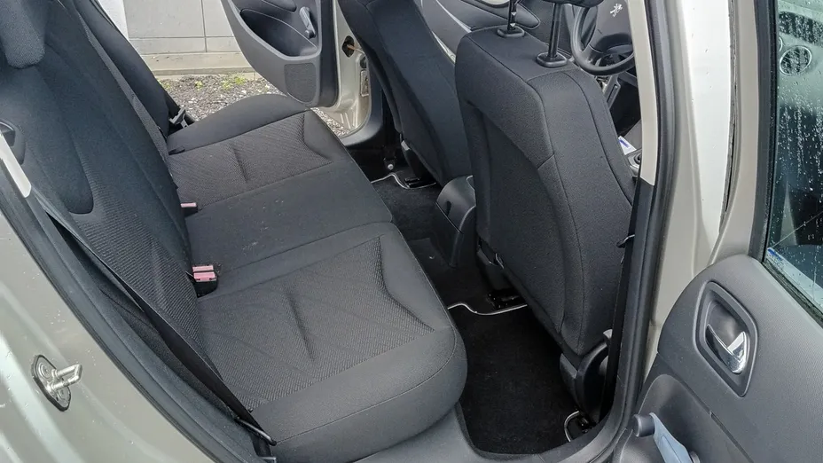 PEUGEOT 308 -