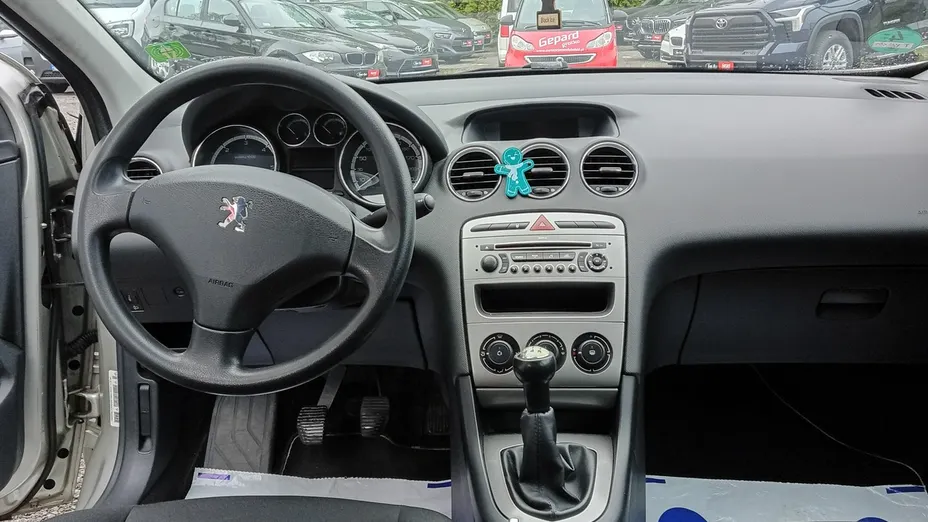PEUGEOT 308 -
