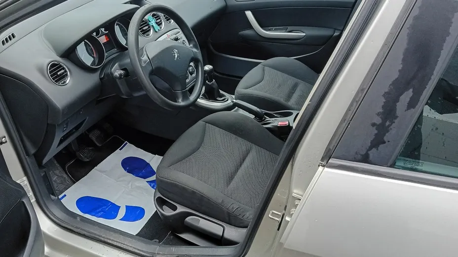 PEUGEOT 308 -