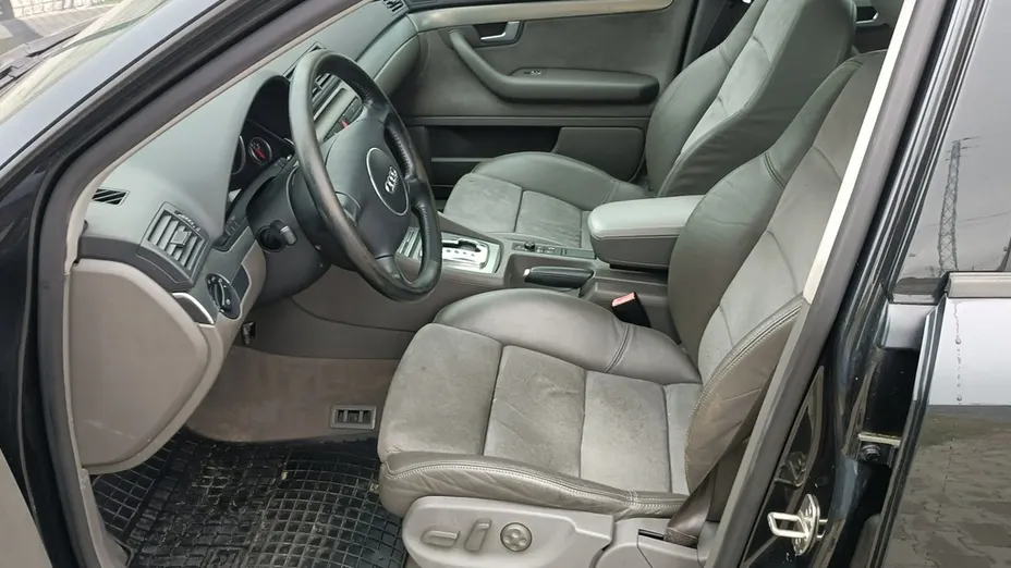 AUDI A4 -