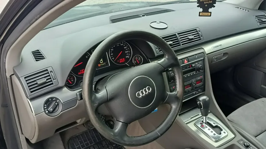 AUDI A4 -