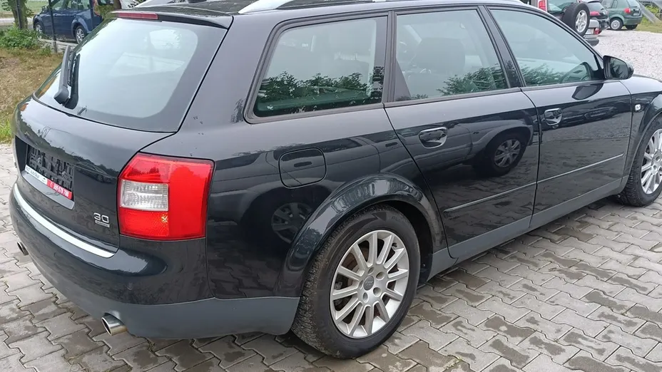 AUDI A4 -