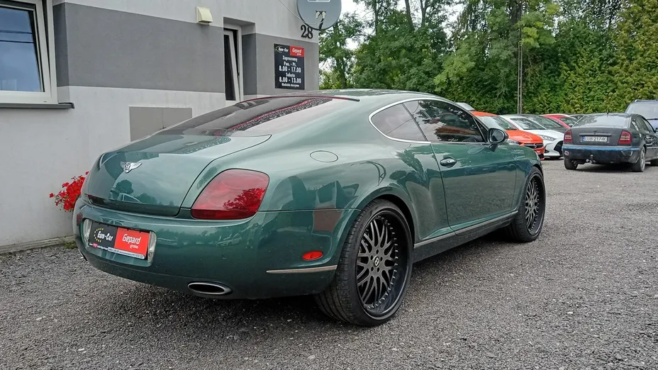 BENTLEY Continental -