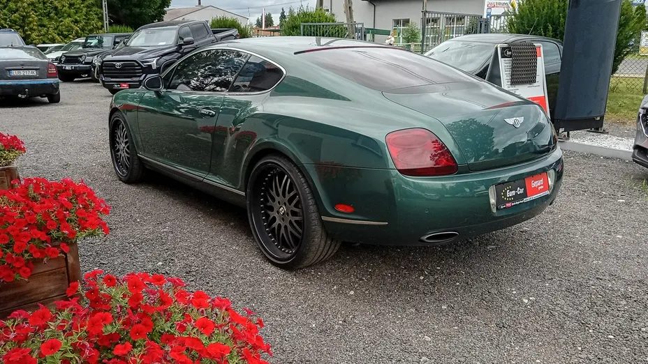BENTLEY Continental -