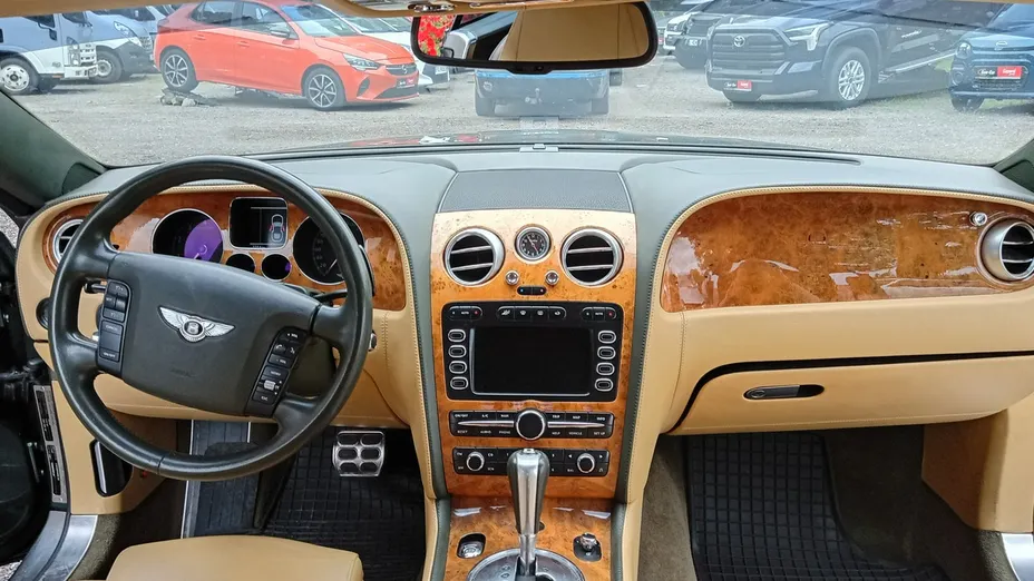 BENTLEY Continental -