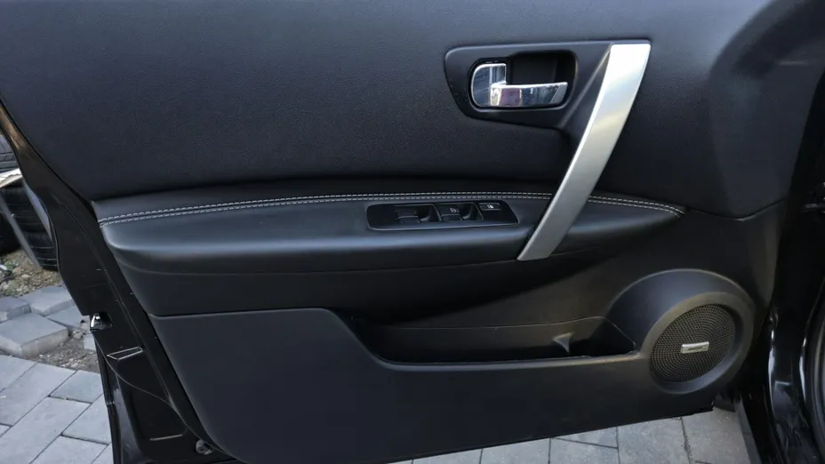 NISSAN Qashqai+2 -