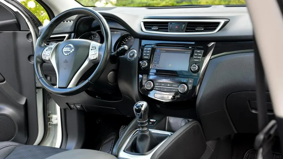 NISSAN Qashqai -