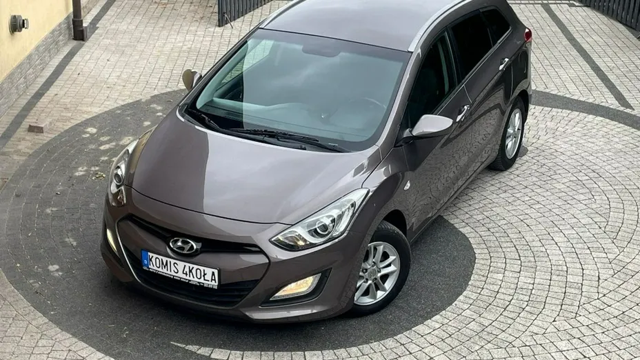 HYUNDAI i30 -