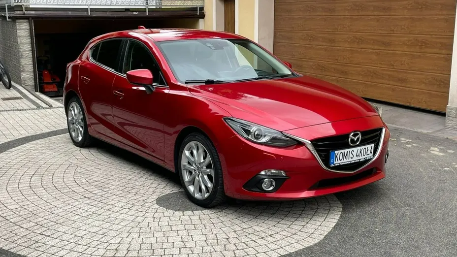 MAZDA 3 -