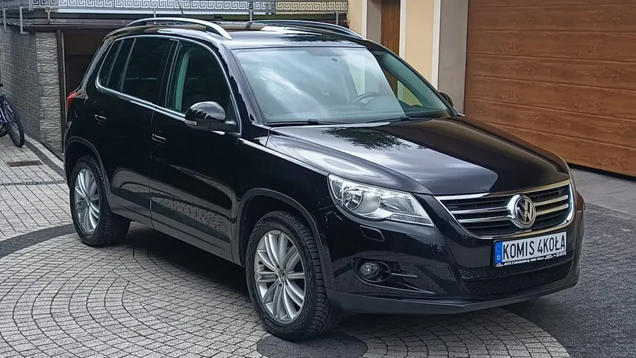 VOLKSWAGEN Tiguan -