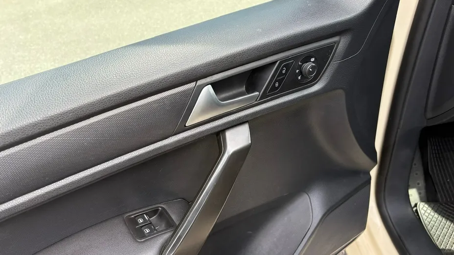 VOLKSWAGEN Caddy -