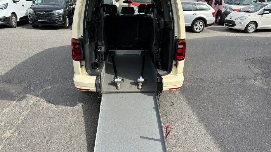 VOLKSWAGEN Caddy -