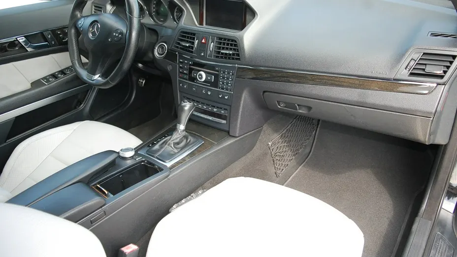 MERCEDES-BENZ E Klasa -