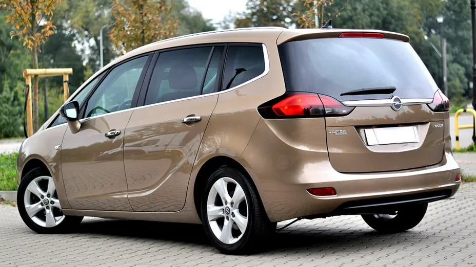 OPEL Zafira -