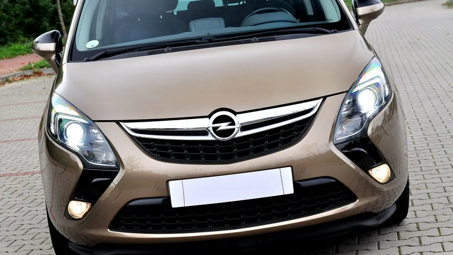 OPEL Zafira -