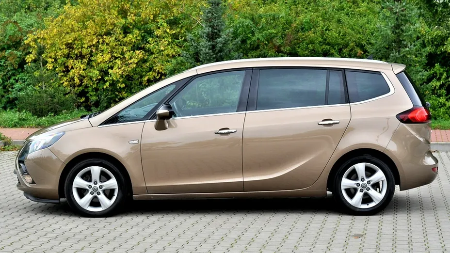 OPEL Zafira -