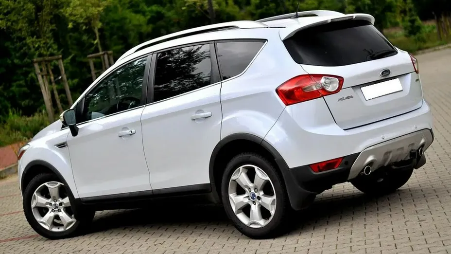 FORD Kuga -