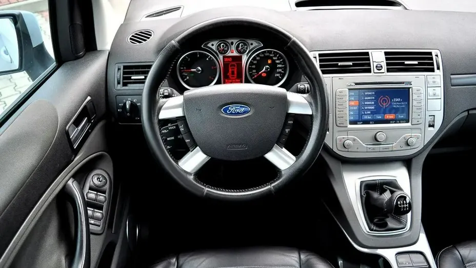 FORD Kuga -