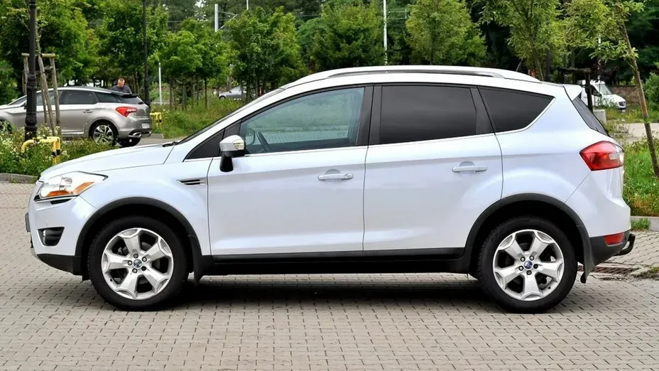 FORD Kuga -