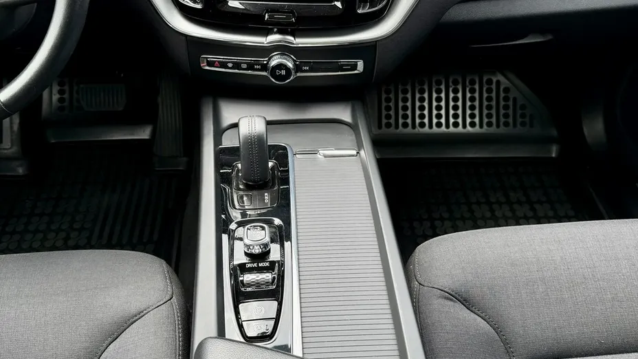 VOLVO XC60 -