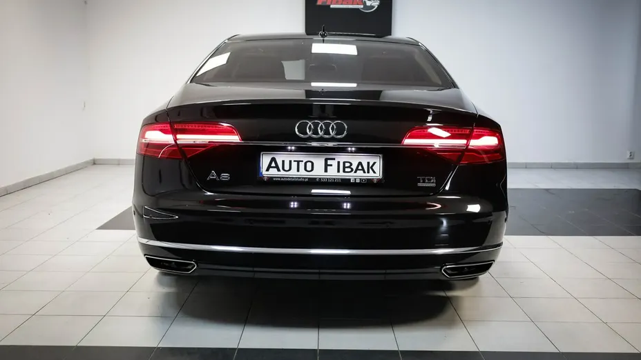 AUDI A8 -